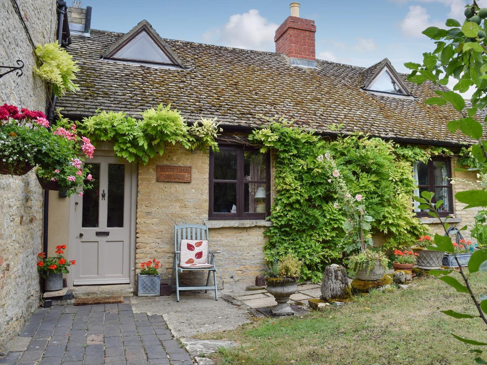 Picket Piece Cottage Chadlington Exterior foto